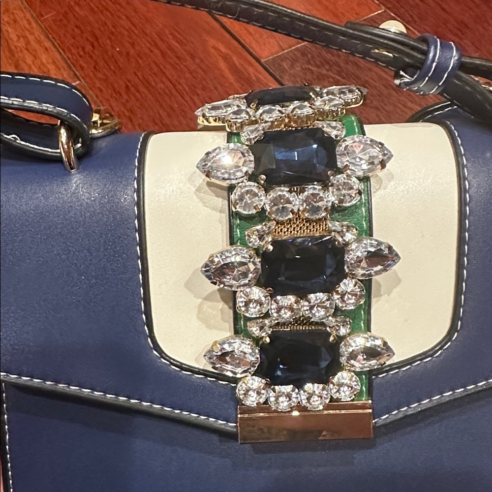 Beautiful handbag - Picture 3 of 11